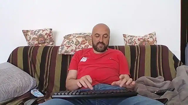 maxxxio12 online show from May 2, 2026, 12:43 pm