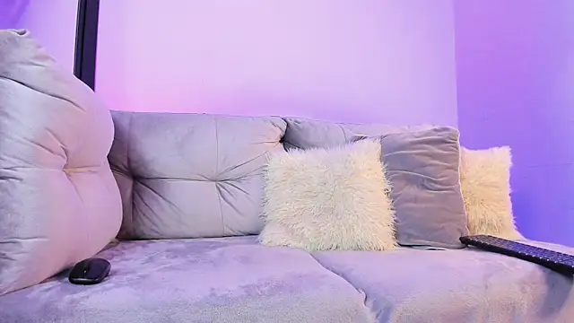 Snapshot of AshtonnSummer chatting on November 21, 2025, 9:13 pm AshtonnSummer online show from November 21, 2025, 9:13 pm