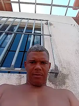 Snapshot of edisantos chatting on August 4, 2026, 2:41 pm edisantos online show from August 4, 2026, 2:41 pm