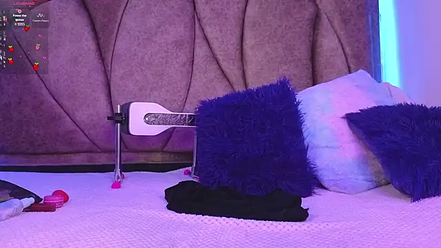 Kanela miller  online show from March 27, 2026, 11:43 am