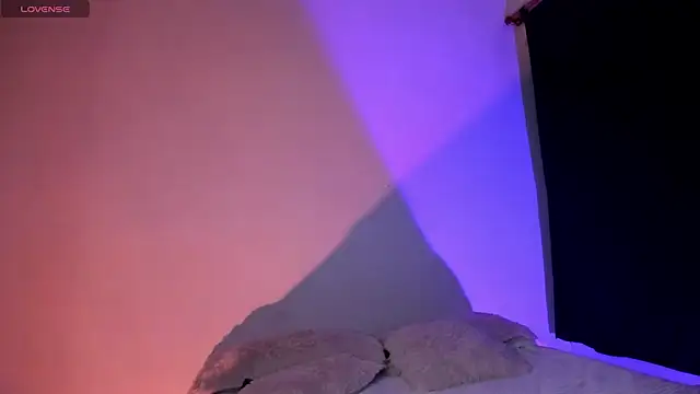 adara evanss online show from April 10, 2026, 12:49 am