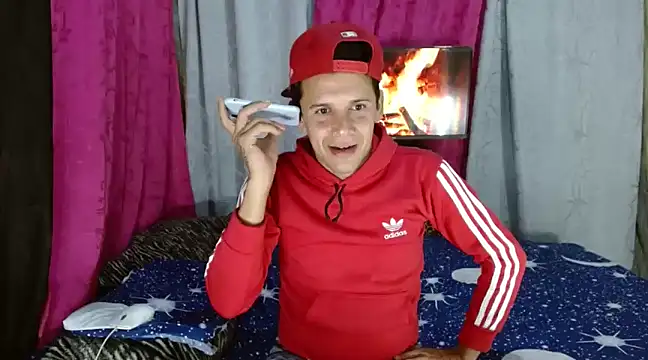 Snapshot of Hidden_Fantasies chatting on March 15, 2025, 12:15 am Hidden Fantasies online show from March 15, 2025, 12:15 am