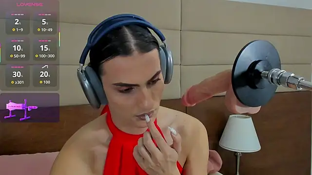 Snapshot of shantall_skinny chatting on November 10, 2025, 3:27 am shantall skinny online show from November 10, 2025, 3:27 am