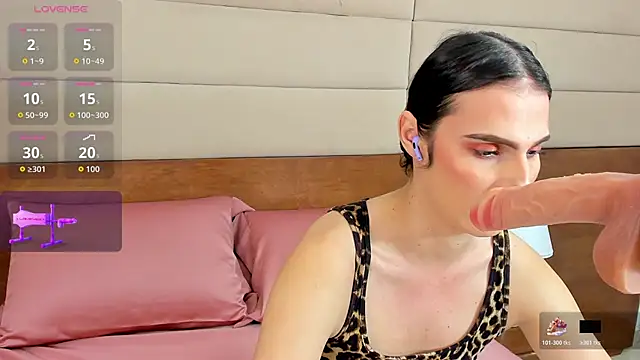 Snapshot of shantall_skinny chatting on December 17, 2025, 3:18 pm shantall skinny online show from December 17, 2025, 3:18 pm