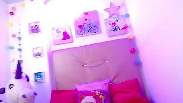 Snapshot of lili_roussi chatting on March 12, 2025, 3:02 am lili roussi online show from March 12, 2025, 3:02 am