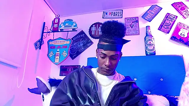 Snapshot of lili_roussi chatting on November 15, 2025, 12:41 am lili roussi online show from November 15, 2025, 12:41 am