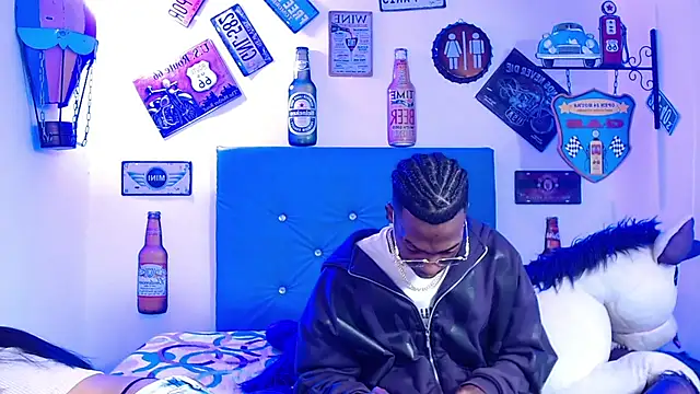 Snapshot of lili_roussi chatting on November 19, 2025, 11:16 pm lili roussi online show from November 19, 2025, 11:16 pm