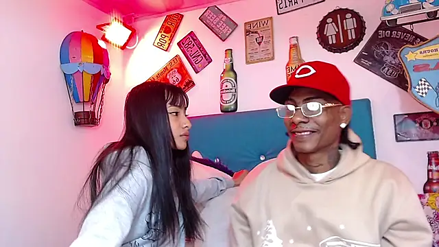 Snapshot of lili_roussi chatting on November 26, 2025, 12:33 am lili roussi online show from November 26, 2025, 12:33 am