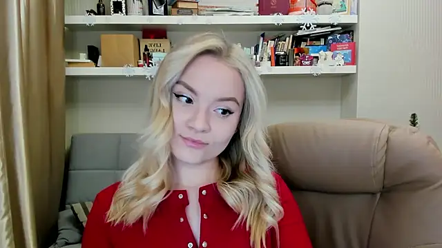 Kara Smith  online show from December 14, 2025, 10:47 pm