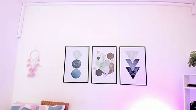 dullce77 online show from September 12, 2025, 7:25 pm