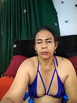 AlexaNovoa  online show from November 9, 2025, 1:48 am