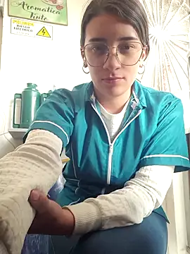 HOLY DOLL online show from November 27, 2025, 9:06 pm