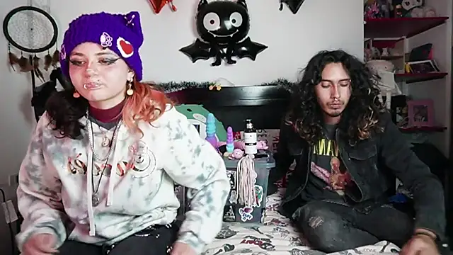 Snapshot of Devil_And_Princess chatting on January 7, 2026, 1:52 am Devil And Princess online show from January 7, 2026, 1:52 am