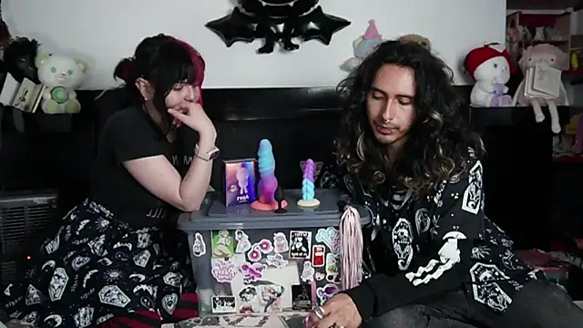 Snapshot of Devil_And_Princess chatting on February 5, 2026, 3:33 am Devil And Princess online show from February 5, 2026, 3:33 am