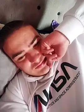 Snapshot of Andy-rtg chatting on October 25, 2025, 8:36 pm Andy-rtg online show from October 25, 2025, 8:36 pm