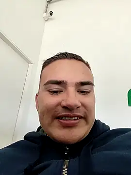 Snapshot of Andy-rtg chatting on April 7, 2026, 3:23 pm Andy-rtg online show from April 7, 2026, 3:23 pm