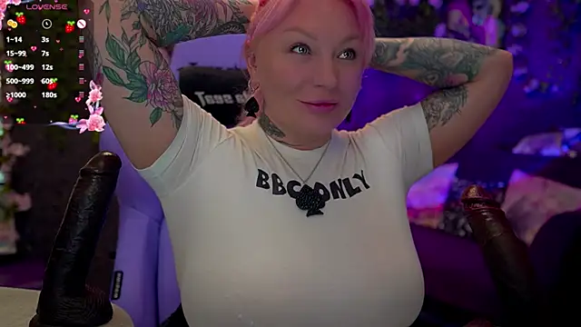 BlackedBarbie online show from October 16, 2025, 7:04 pm