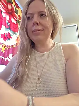 Snapshot of Irina3718 chatting on June 11, 2026, 2:04 pm Irina3718 online show from June 11, 2026, 2:04 pm