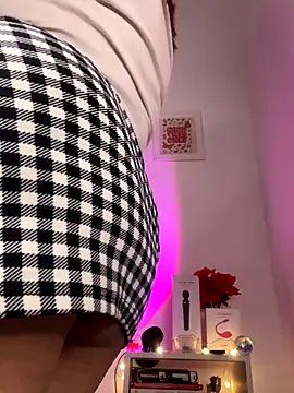 PaulaMarin online show from October 27, 2025, 1:31 am