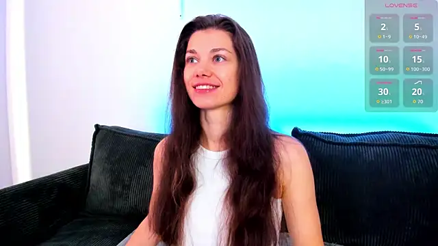 Eva McCoy online show from November 28, 2025, 8:39 am