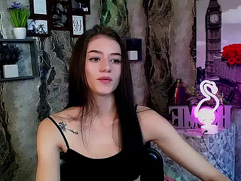 Snapshot of LanaTey chatting on October 20, 2025, 7:36 pm LanaTey online show from October 20, 2025, 7:36 pm