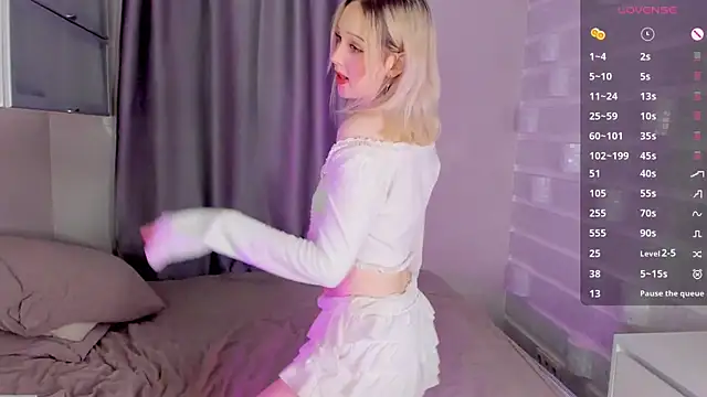 Snapshot of alicewonderyou chatting on November 14, 2025, 12:04 pm alicewonderyou online show from November 14, 2025, 12:04 pm