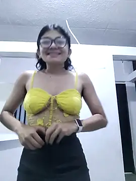 Snapshot of Guadalupe_Lopez chatting on October 18, 2025, 10:05 am Guadalupe Lopez online show from October 18, 2025, 10:05 am