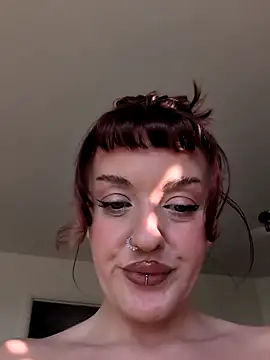 Snapshot of Petite_Juicy_Olive chatting on November 20, 2025, 10:15 am Petite Juicy Olive online show from November 20, 2025, 10:15 am