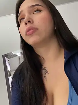 Snapshot of LunaCandy_ chatting on October 27, 2025, 1:37 pm LunaCandy online show from October 27, 2025, 1:37 pm