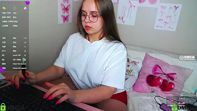 Lilysweet13 online show from September 19, 2025, 2:07 pm