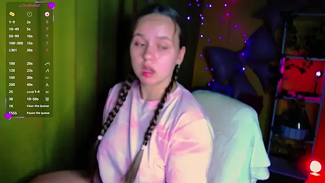 Snapshot of Lilysweet13 chatting on June 27, 2026, 11:43 pm Lilysweet13 online show from June 27, 2026, 11:43 pm