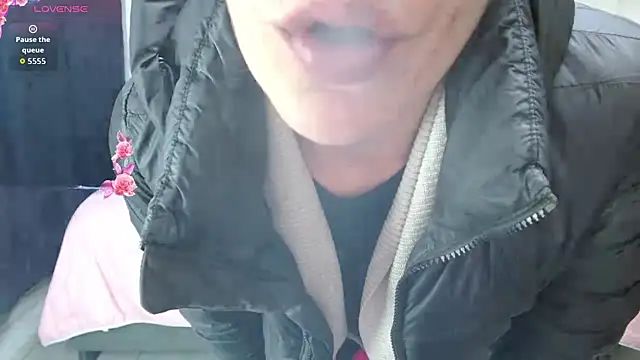 Snapshot of mia_velvet1 chatting on September 13, 2025, 11:04 pm mia velvet1 online show from September 13, 2025, 11:04 pm