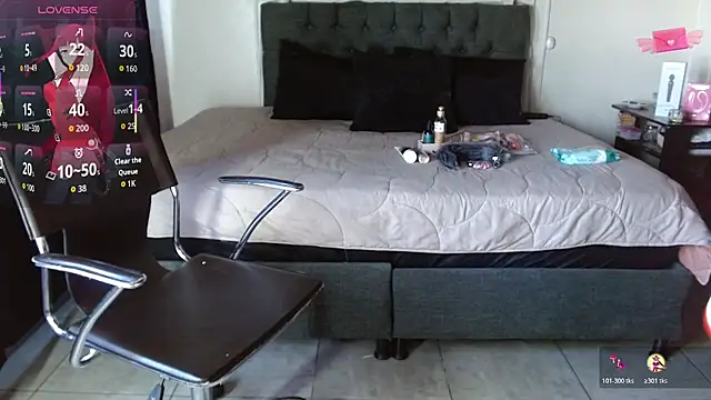 Snapshot of mia_velvet1 chatting on November 12, 2025, 1:33 pm mia velvet1 online show from November 12, 2025, 1:33 pm