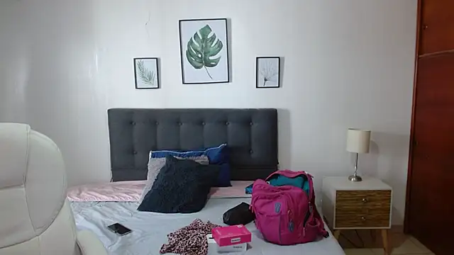 Snapshot of mia_velvet1 chatting on November 20, 2025, 2:06 pm mia velvet1 online show from November 20, 2025, 2:06 pm