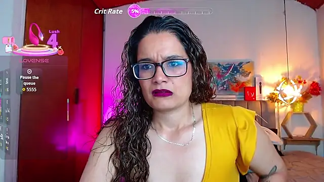 Snapshot of Rose_Thompson1 chatting on October 10, 2025, 1:43 pm Rose Thompson1 online show from October 10, 2025, 1:43 pm