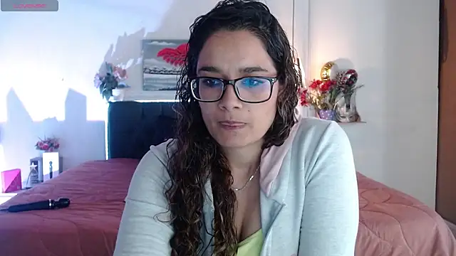 Snapshot of Rose_Thompson1 chatting on November 9, 2025, 1:31 pm Rose Thompson1 online show from November 9, 2025, 1:31 pm