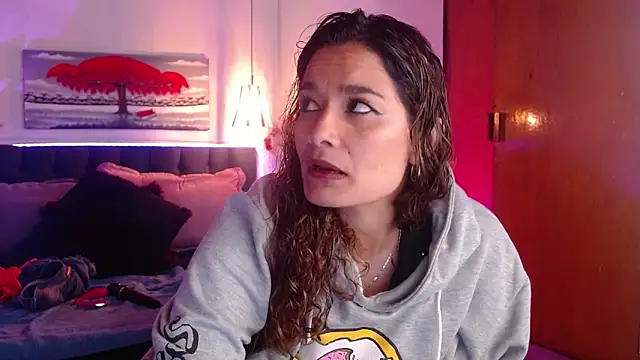 Snapshot of Rose_Thompson1 chatting on November 16, 2025, 2:00 pm Rose Thompson1 online show from November 16, 2025, 2:00 pm