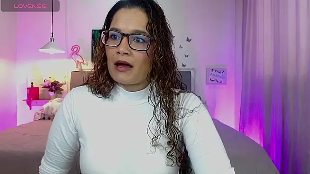 Snapshot of Rose_Thompson1 chatting on April 15, 2026, 1:40 pm Rose Thompson1 online show from April 15, 2026, 1:40 pm