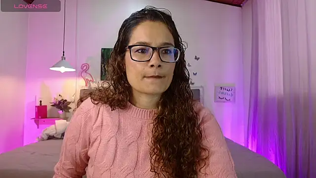 Snapshot of Rose_Thompson1 chatting on April 16, 2026, 1:23 pm Rose Thompson1 online show from April 16, 2026, 1:23 pm