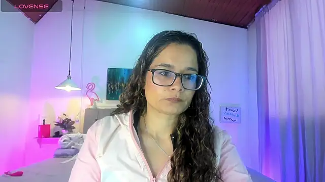 Snapshot of Rose_Thompson1 chatting on April 19, 2026, 1:43 pm Rose Thompson1 online show from April 19, 2026, 1:43 pm