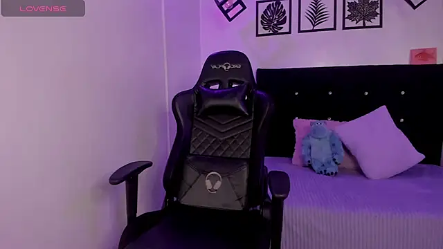 Snapshot of Abby_Piink chatting on October 15, 2025, 3:34 pm Abby Piink online show from October 15, 2025, 3:34 pm