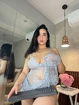 alisonnwalker2025 online show from February 5, 2026, 1:05 pm