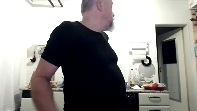 Snapshot of Berg_Boy chatting on January 19, 2026, 5:00 am Berg Boy online show from January 19, 2026, 5:00 am