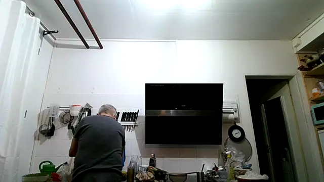 Snapshot of Berg_Boy chatting on February 24, 2026, 7:12 pm Berg Boy online show from February 24, 2026, 7:12 pm