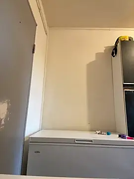 Hugo34bg online show from April 15, 2026, 5:14 am