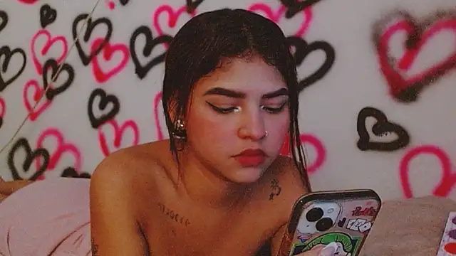 Snapshot of kityy_playful chatting on October 25, 2025, 8:03 pm kityy playful online show from October 25, 2025, 8:03 pm