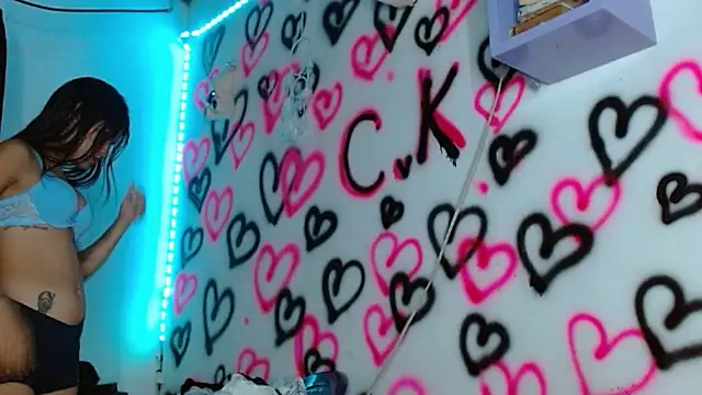 Snapshot of kityy_playful chatting on November 12, 2025, 6:25 am kityy playful online show from November 12, 2025, 6:25 am