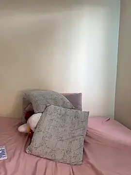 Ivelleee  online show from November 18, 2025, 8:46 pm