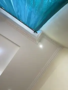 Ivelleee  online show from February 1, 2026, 12:37 pm