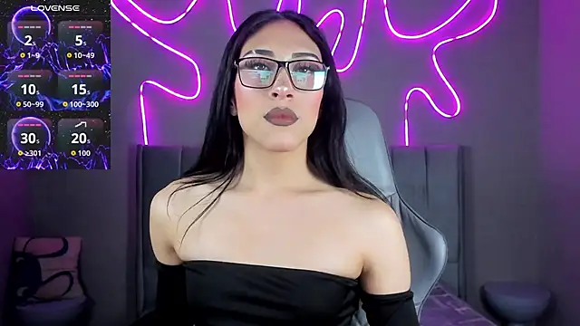 madison  rey online show from November 21, 2025, 4:44 am